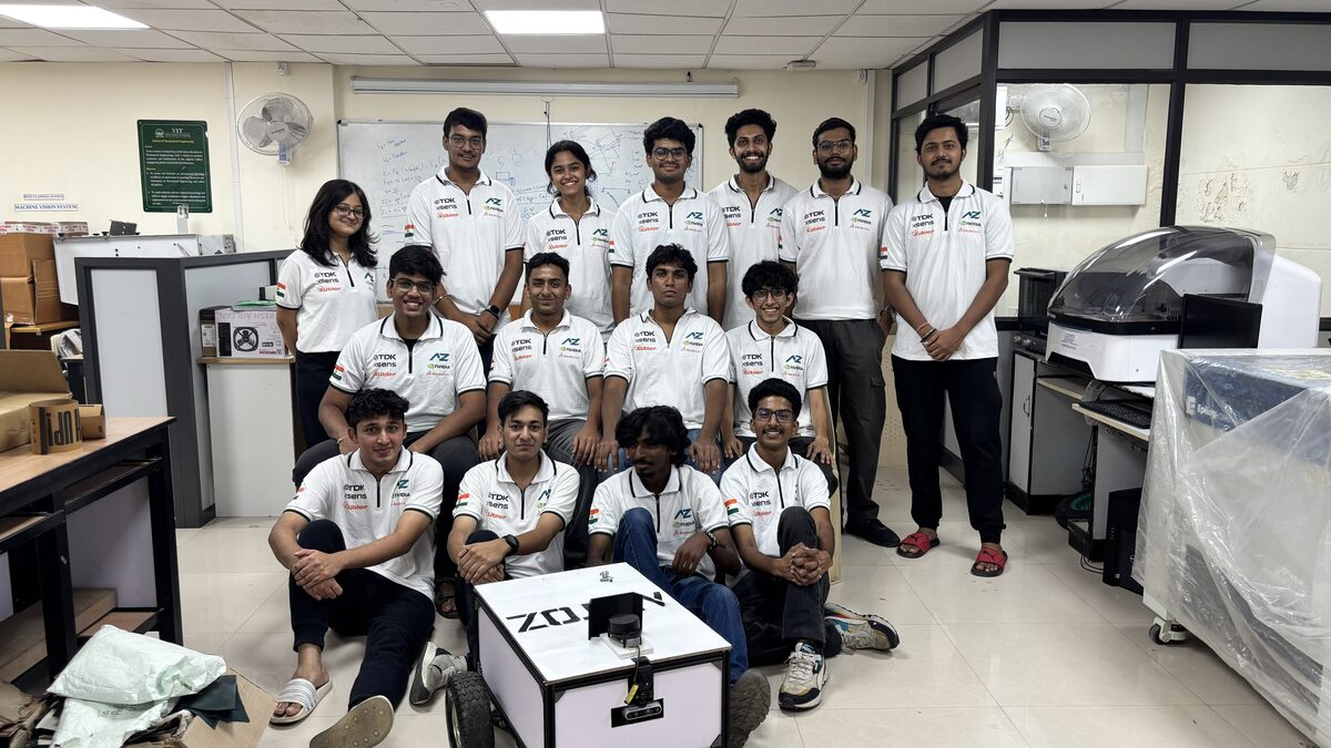 Team AutoZ, Mechanical Head, full team photo